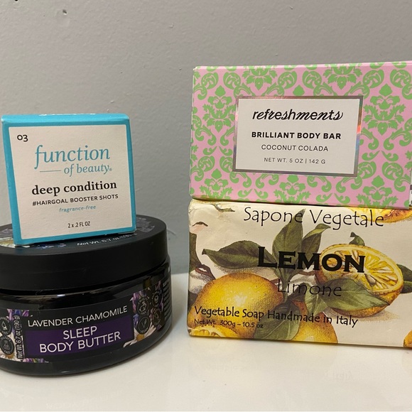 LOT OF LOTIONS & SOAPS - Picture 3 of 3